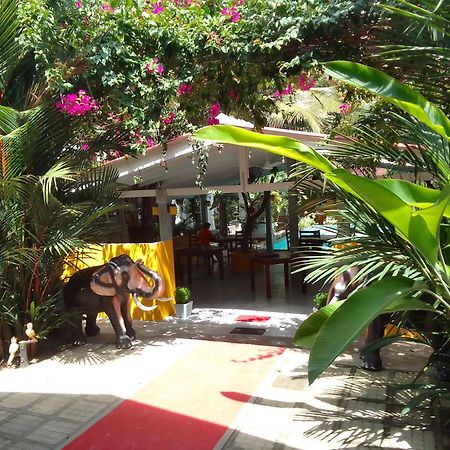 La Perla Bentota Hotel Exterior foto